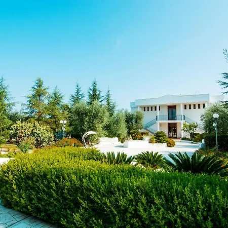 Giardino Degli Ulivi Masseria Margherita Di Savoia